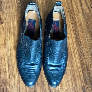 Giorgio Brutini black snake skin heeled ankle boots size 8